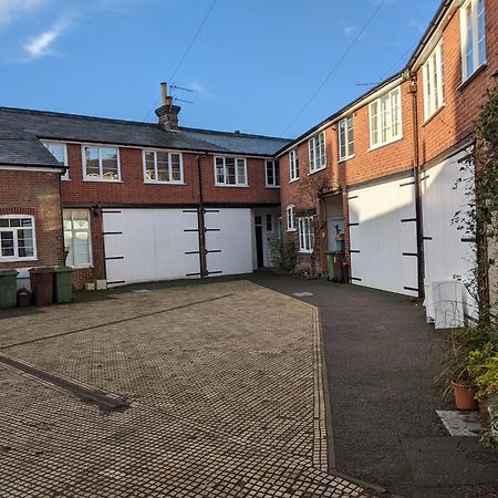 Lovely Stable Mews In Hidden Location Royal Tunbridge Wells Exterior foto